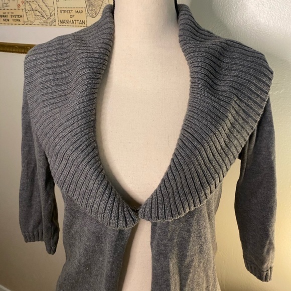 Kenneth‎ Cole Gray Short Cardigan Size S - Picture 3 of 7